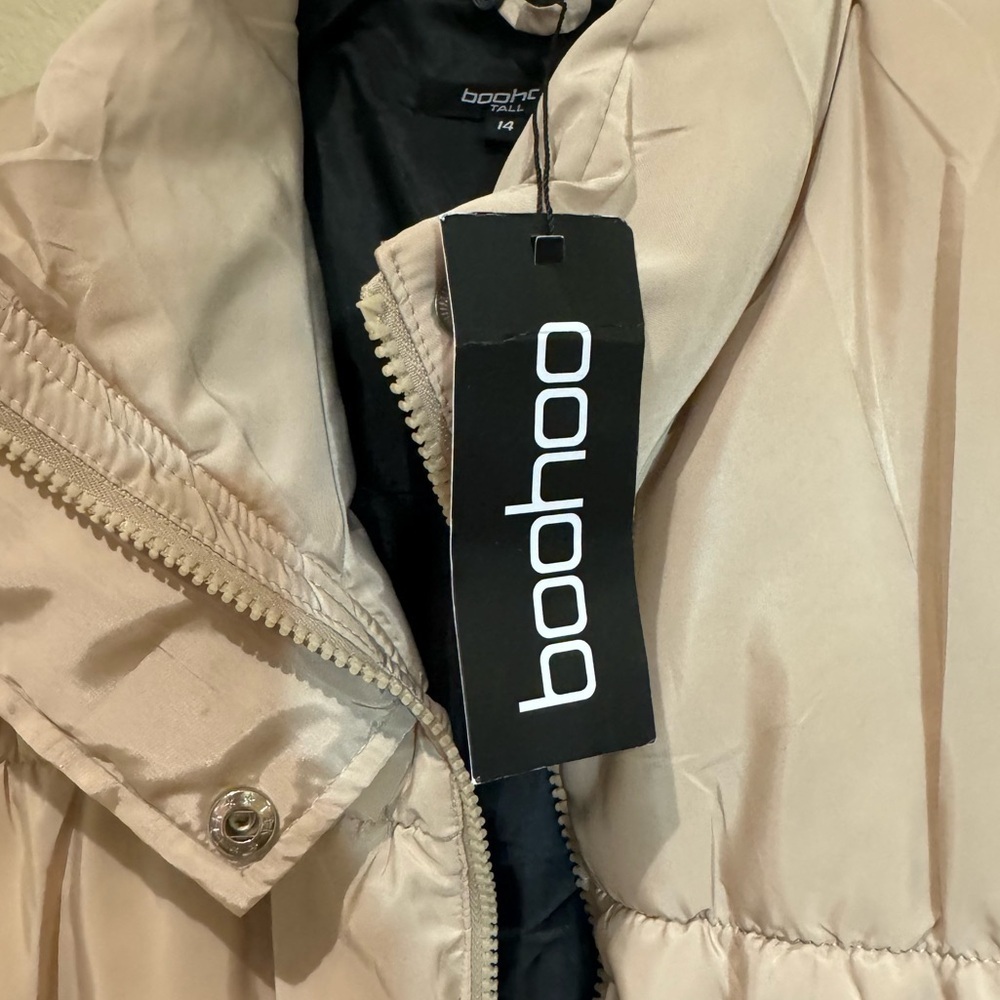 Boohoo Puffer Vest (TALL)-(NWT) - Picture 3 of 8